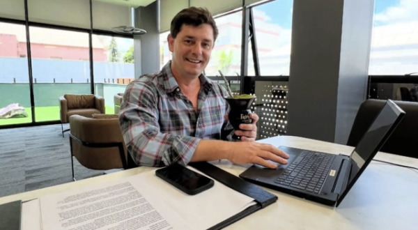 Ex-prefeito é preso em operação que investiga desvio de verba das enchentes no RS