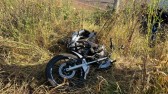 Colisão grave entre Amarok e moto deixa dois jovens feridos na SC-163