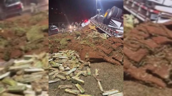 Caminhão com mais de 1 tonelada de maconha tomba em frente ao Batalhão da PM