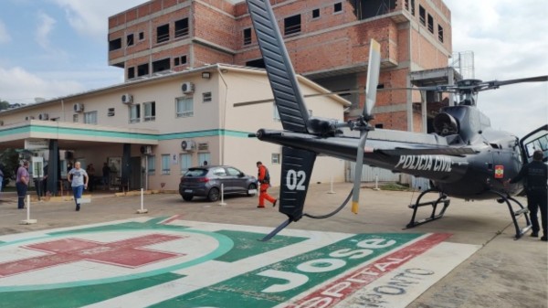 Menina de 3 anos é atingida na cabeça por retroescavadeira