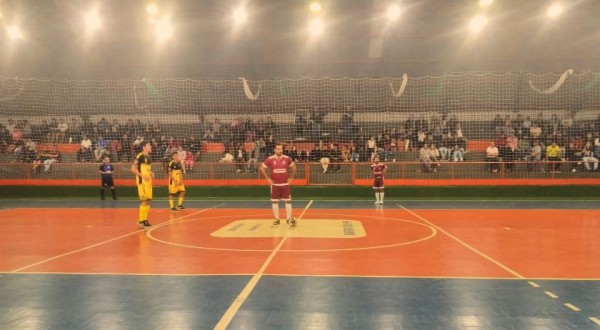 Semifinais dos Interbairros de Futsal tiveram jogos eletrizantes e arquibancadas lotadas