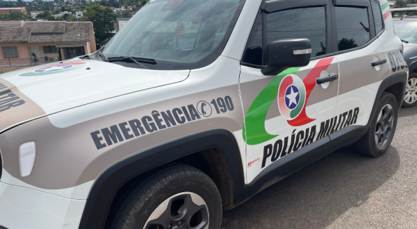 PM apreende crack com homem abordado próximo à aduana