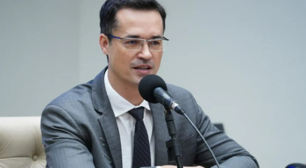 Nunes Marques suspende decisão que havia barrado candidatura de Deltan ao Senado pelo Paraná