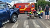 Mulher fica gravemente ferida em colisão entre moto e caminhonete