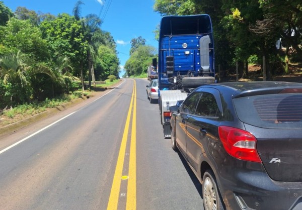 Engavetamento com quatro veículos causa lentidão em rodovia do Oeste de SC