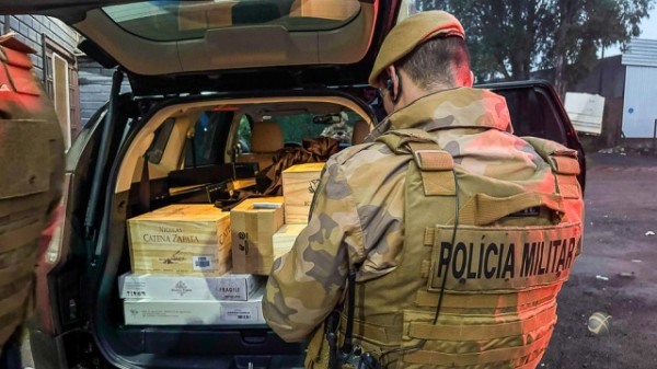 Polícia Militar intercepta dois carregamentos de vinho na Willy Barth