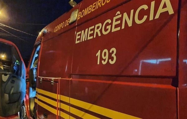 Discussão por política termina com homens esfaqueados em bar no Oeste