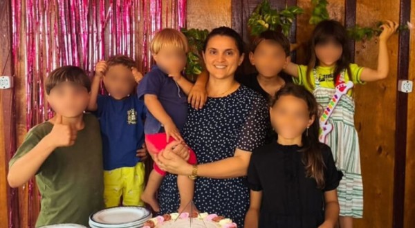 Com marido foragido pelo 8 de janeiro, mãe de seis filhos tem bens bloqueados por Moraes e STF forma maioria para manter restrição