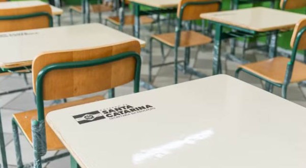 Lei em SC autoriza pais a vetarem aulas sobre identidade de gênero nas escolas