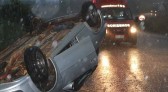 Veículo sai da pista, se choca em barranco e capota na SC 160