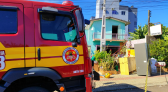 Incêndio de grandes proporções destrói residência, kitnets e mercearia