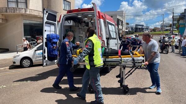 Motociclista fica ferida em acidente de trânsito na rua Rio Grande do Sul