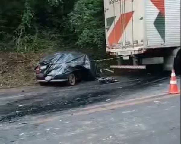 Cinco pessoas morrem e bebê sobrevive em gravíssimo acidente BR-373