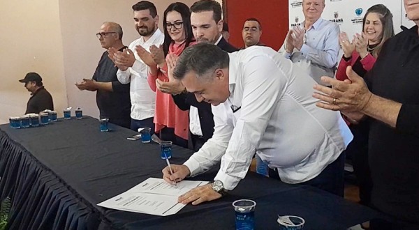 Administração assina o tão sonhado convênio com o governo do Estado para a construção do Hospital Municipal