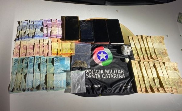 Polícia Militar prende 3 pessoas por Tráfico de Drogas em Guaraciaba