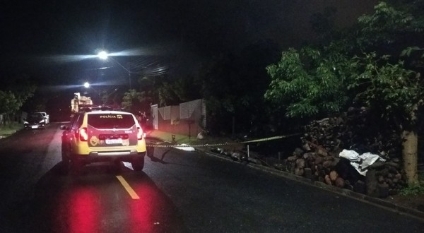 Homem mata ex-esposa a facadas em São João