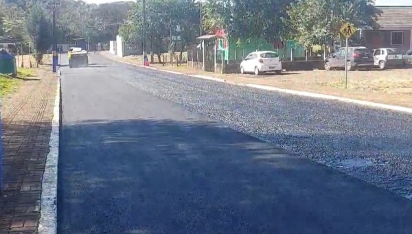 Rua Virgilino Poncio recebe recapeamento asfáltico