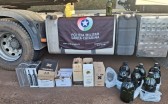 Polícia apreende 48 pneus, 8 caixas de vinho e 40 litros de azeite em fiscalização no Oeste