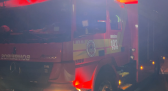 Acidente entre carro e moto deixa mulher ferida