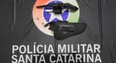 Homem que apontava arma para fora de veículo é preso
