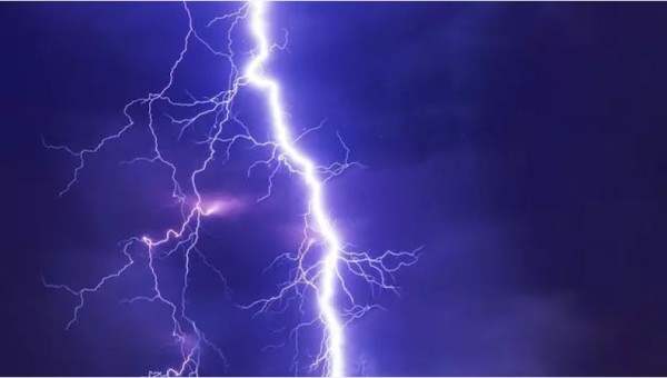 Frente fria e forte calor trazem chuva volumosa para Santa Catarina; veja regiões