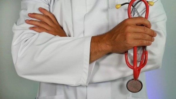 Morador perde mais de R$ 1,8 mil ao cair em golpe do falso médico
