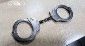 Polícia prende suspeito com mandado de prisão após reconhecimento em câmeras de segurança