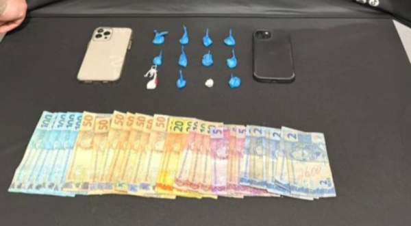 Casal é preso por tráfico de drogas em apartamento no centro