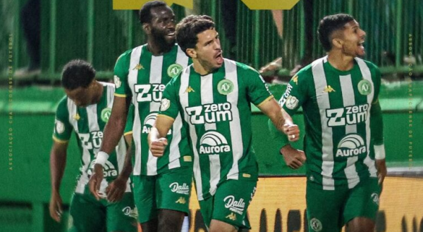 Chapecoense elimina o Botafogo em noite épica na Arena Condá e avança na Copa do Brasil