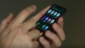 Oito em cada dez adultos defendem a proibição de celulares em escolas