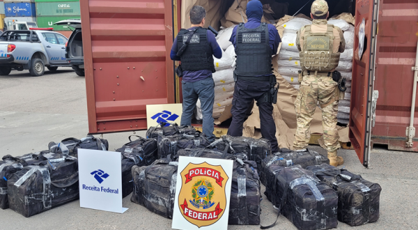 Receita Federal apreende mais de meia tonelada de cocaína em Santa Catarina