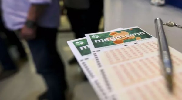 Mega-Sena acumula, mas três apostas de SC levam até R$ 90 mil