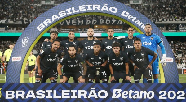 Botafogo empata sem gols com o Vitória em jogo atrasado do Brasileirão