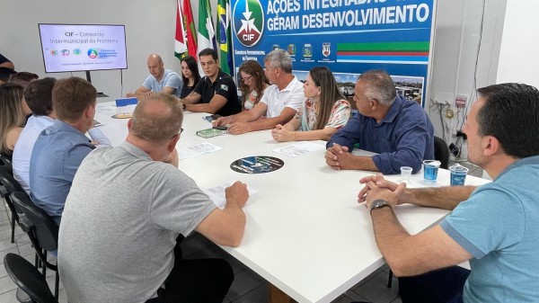 Helio Surdi assume a Presidência do Consórcio Intermunicipal da Fronteira para a gestão 2025