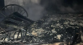 Casa é destruída por incêndio na PR-182, próximo ao trevo de Manfrinópolis