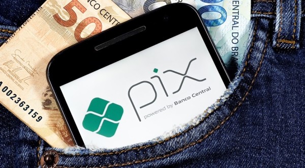 Após repercussão, Caixa suspende cobrança de tarifa do Pix de empresas