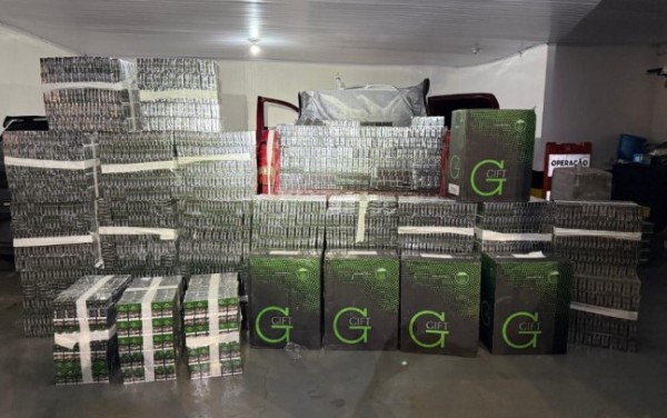 PRE apreende caminhonete com cigarros contrabandeados após condutor fugir de abordagem na PR-483
