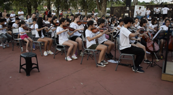 7º Fronteira in Concert encanta multidões com espetáculo musical
