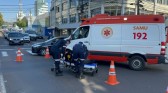 Colisão entre carro e moto deixa mulher ferida na área central