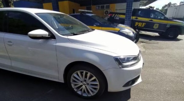Adolescentes de Pato Branco viajam de carro para a praia de SC escondidos dos pais