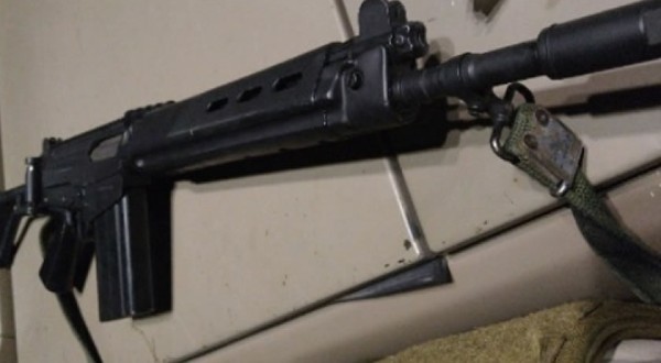 Fuzil que havia sumido após acidente com caminhão do Exército é encontrado com morador do Estado