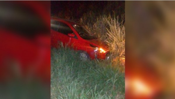 Colisão entre carro e caminhão na BR-163 mobiliza bombeiros; vítimas recusam atendimento