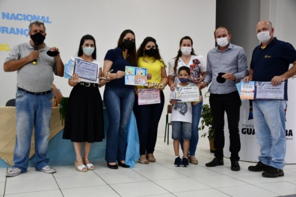 Aluno da Rede Municipal recebe premiação Nacional em Concurso