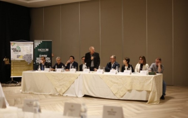 Plenária Regional da Facisc reúne empresários do Oeste para debater infraestrutura de rodovias em SC