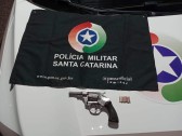 Polícia Militar prende homem por porte ilegal de arma de fogo
