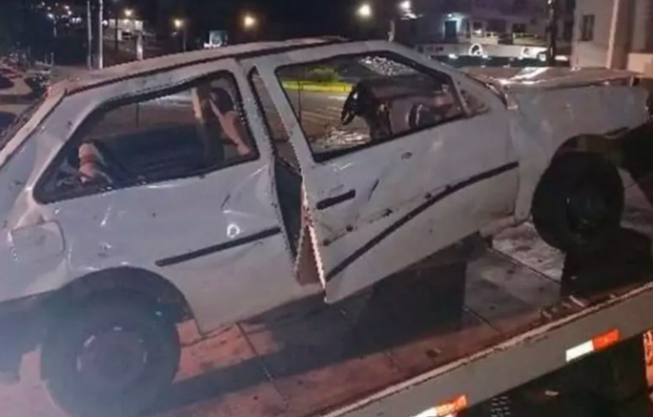 Homem destrói o próprio carro a marretadas após veículo ser recolhido pela PM em Xanxerê