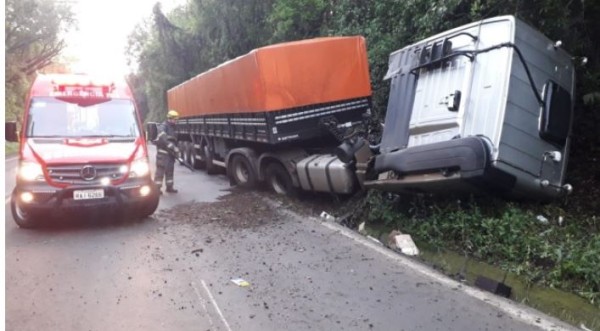 Saída de pista é registrada na BR-282 em Maravilha e deixa condutor ferido