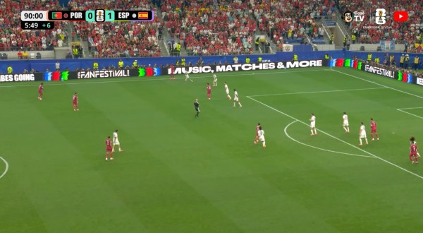 Belgas vencem por 4 a 1 com atuação decisiva de Charles De Ketelaere, enquanto a Espanha garante a classificação nos acréscimos diante de Portugal