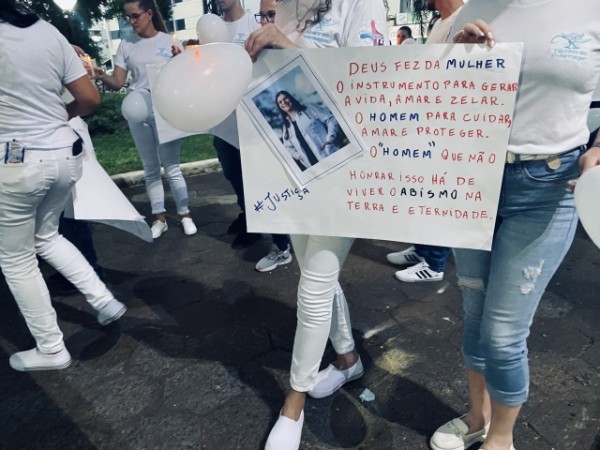 Ato em homenagem a memória de Ana Dayse Gomes Provensi pede o fim da violência contra a mulher