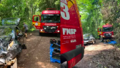 Colisão frontal entre carro e caminhão deixa vítima gravemente ferida